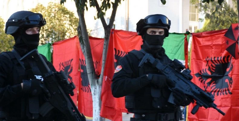 Ελεύθεροι οι Έλληνες που συνέλαβαν οι Αλβανοί – «Το έκαναν για εκφοβισμό, μας έκαναν ψυχολογικό πόλεμο» – Τα Τίρανα προκαλούν, η Αθήνα «κοιμάται»